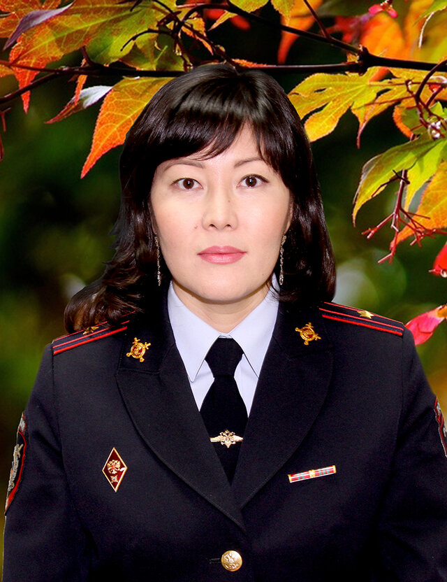 Uniform, Official, Military uniform, Black hair, Plant, Military rank, Autumn, Gesture