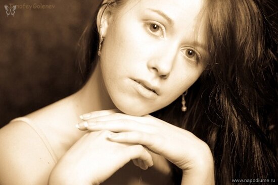 Фото Embrace Her