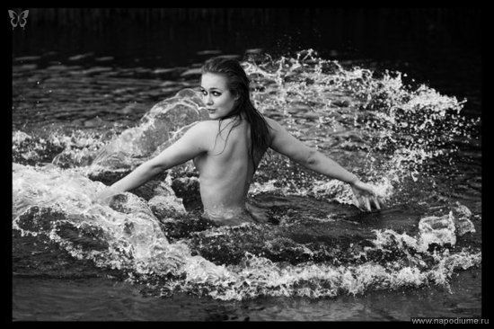 ню,  в воде