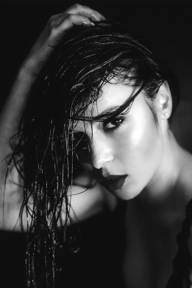 black&white