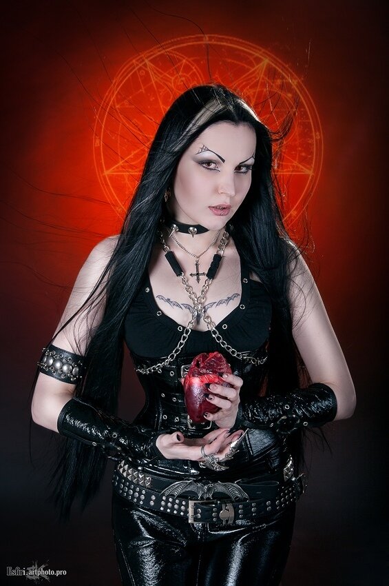 день святого валентина февраля сердце любовь готика металл демоница девушка готическая альтернативная модель эсфирь Valentine Day February Heart Love Gothic Metal Demon Girl Esfir Model