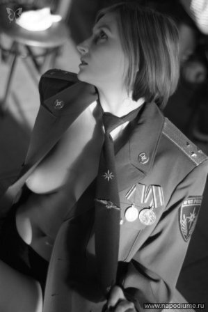 ню, милитари