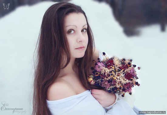 портрет,  зима,  засохшие цветы