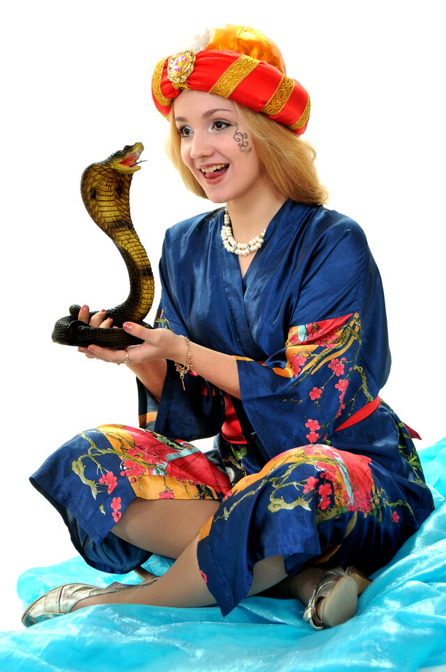Укротительница змей