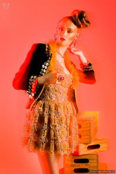 Hair Alexander Tome, Stylist Frances Urritia