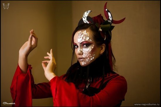 "Past Love"
категория face-art.( ПЕРВОЕ МЕСТО)
художник - Алекс Theatre_No.
photo by Cheschhh