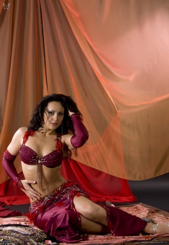 портрет, Belly Dance