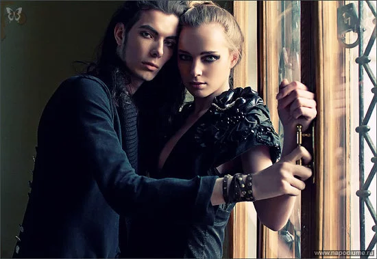Photo: Юля Гладиренко
Models: Кристина Зуборева, Вова
Make-Up/Hair: Саша Кумейко