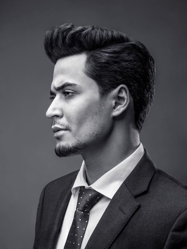 Face, Hairstyle, Chin, Eyebrow, Gentleman, Male, Suit