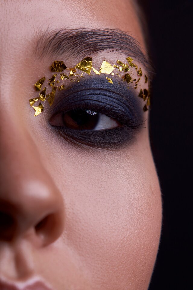 PHOTO: НАТАША ВЫСОЦКАЯ MUA: МАРИНА ЛЯПИНА