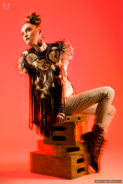 Hair Alexander Tome, Stylist Frances Urritia