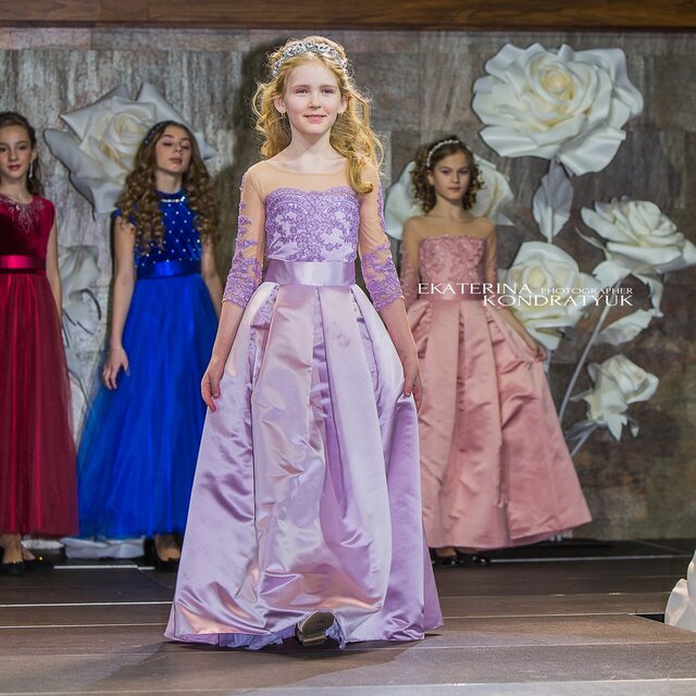 "HIGH FASHION SHOW - 2017"!.
